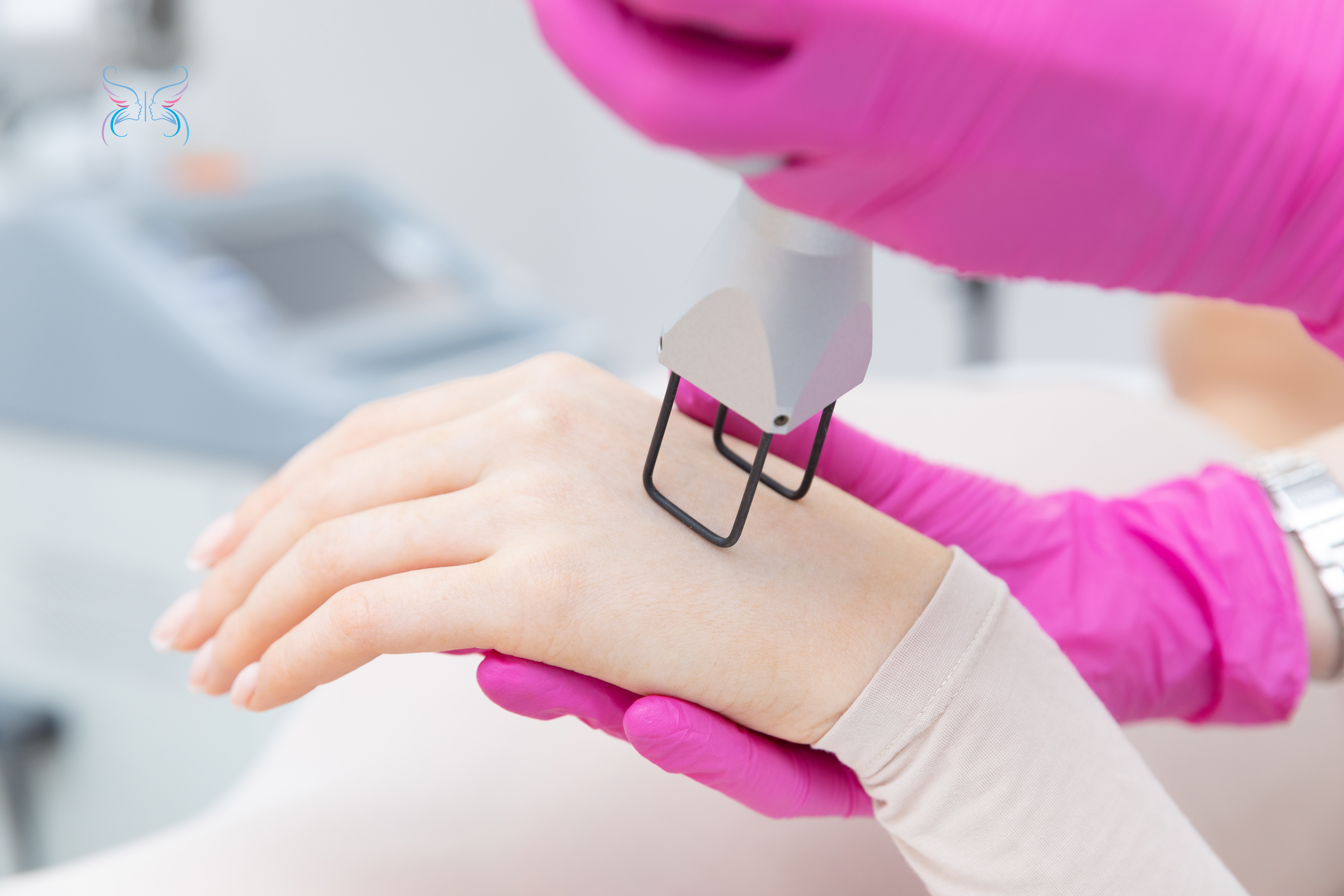 Как проходит процедура лазерного омоложения рук