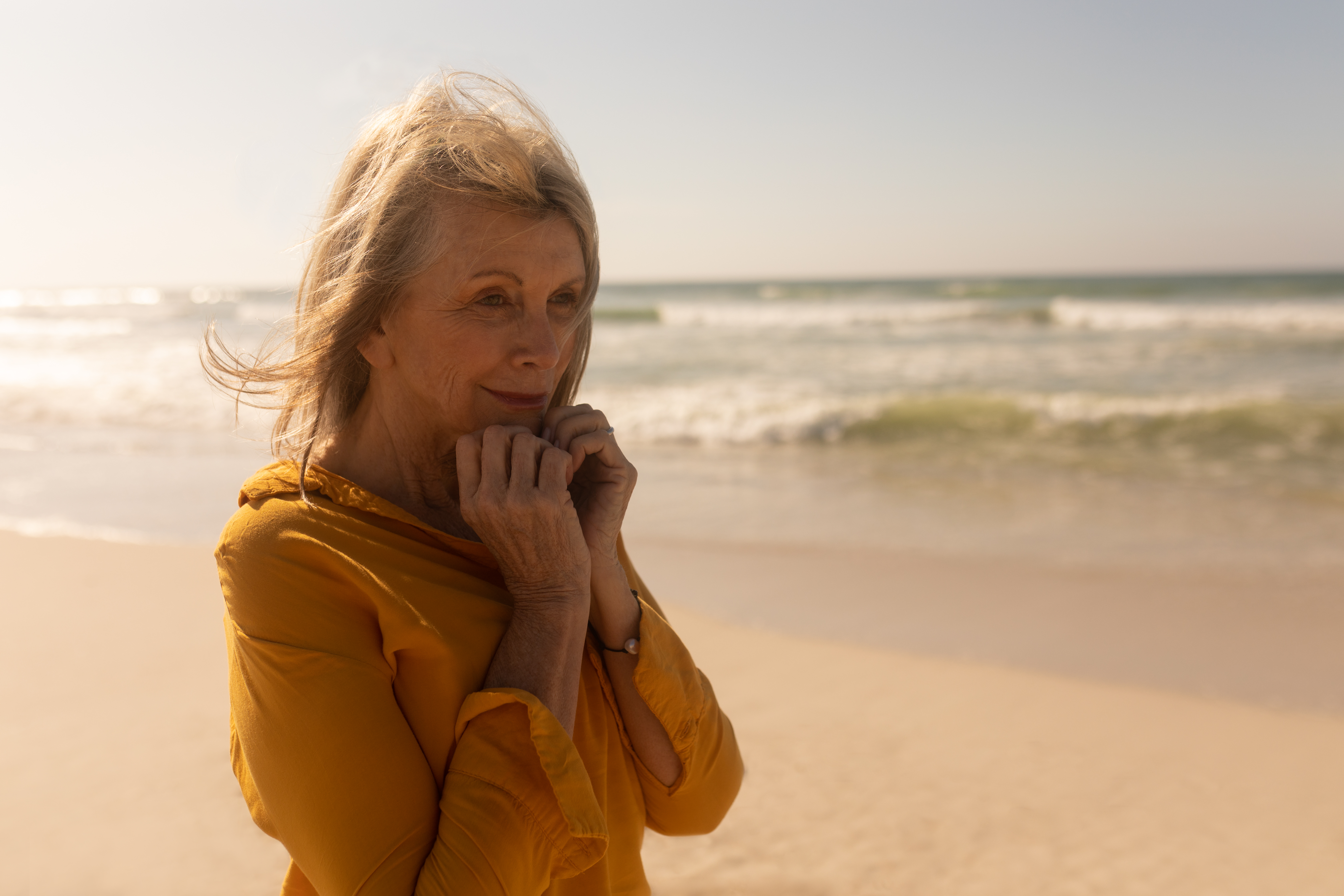 Фотостарение (повреждение УФ-лучами): Ультрафиолетовое излучение (УФ) является одним из главных врагов коллагена Фотостарение (повреждение УФ-лучами): Ультрафиолетовое излучение (УФ) является одним из главных врагов коллагена