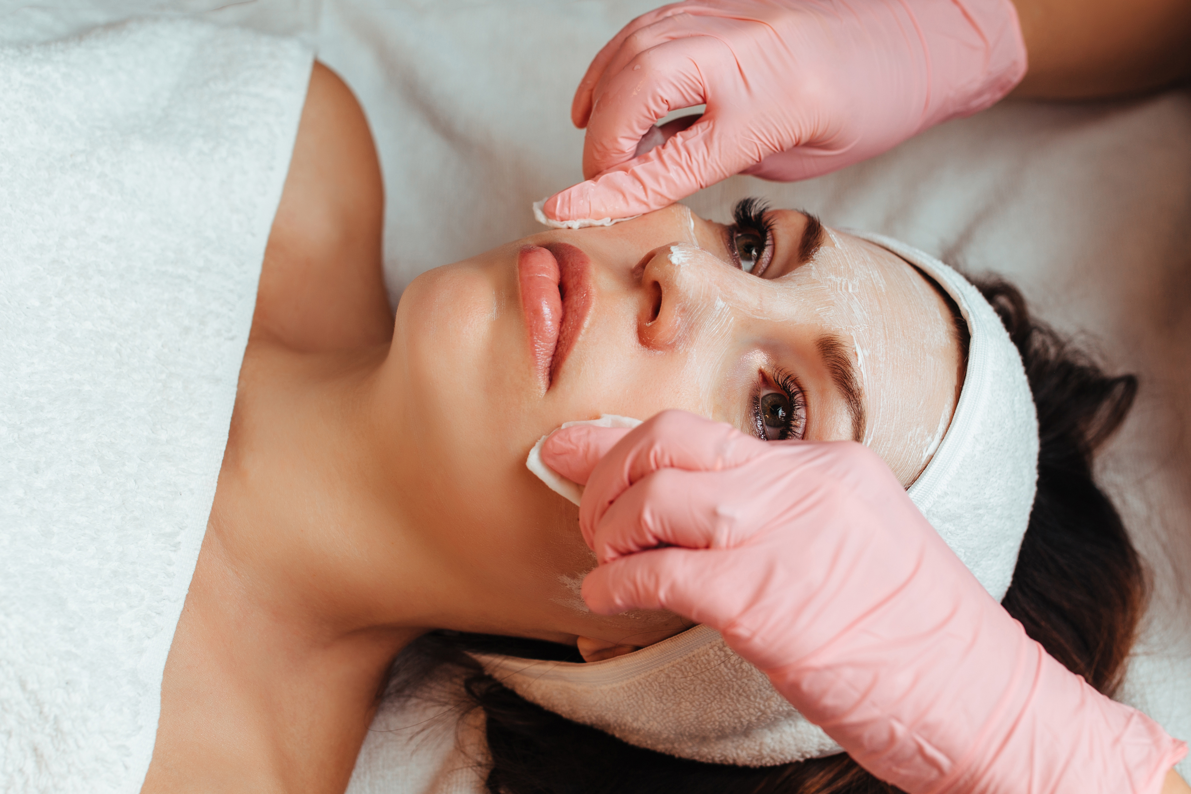 Дерматологическая чистка лица